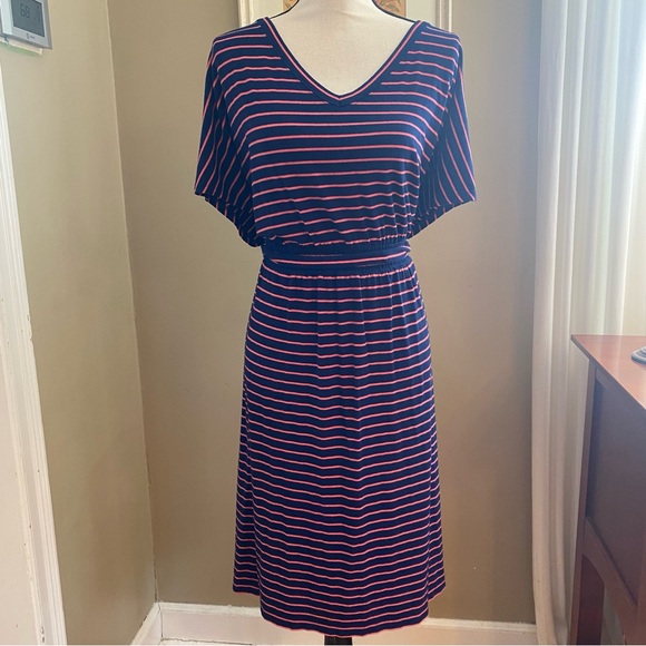 Lands' End Dresses & Skirts - Lands’ End Navy & Coral Striped V-Neck Cinched Stretch Waist Midi Dress Plus 1X
